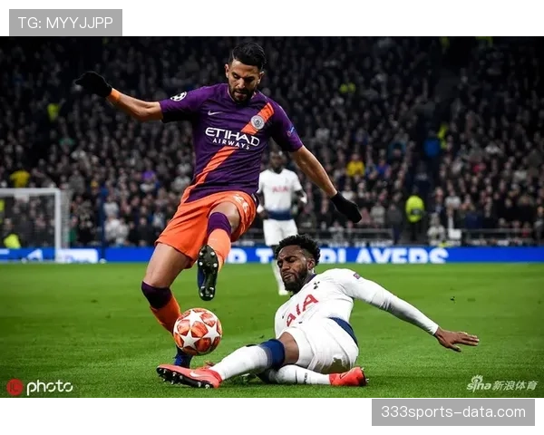 菲尔米诺与阿圭罗在传球倾向上的分散结构对比