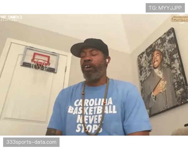 拉希德·华莱士利用无球跑动拉开空间提升球队三分效率